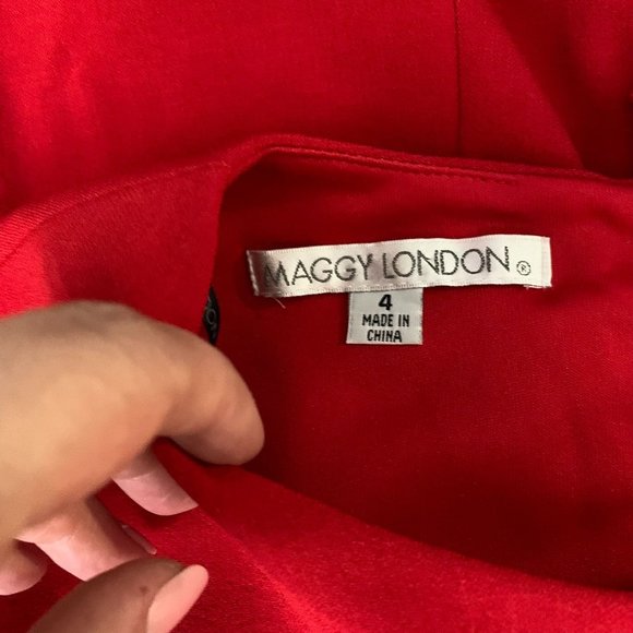 Maggy London Half Sleeve Sheath Dress 4 Red Midi Lined Round Neck Zipper - Picture 8 of 8